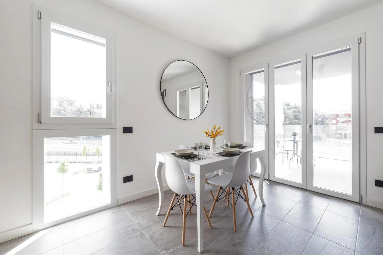 Modern Apt With Terrace And Parking! Apartment Milan 0*,  Italy